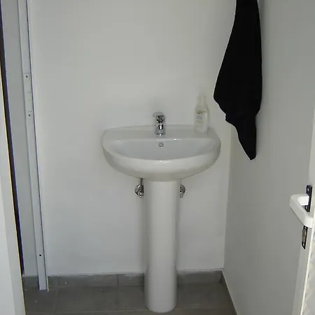 Alex 3 Bedrooms Duplex With Shared Pool Larnaka
