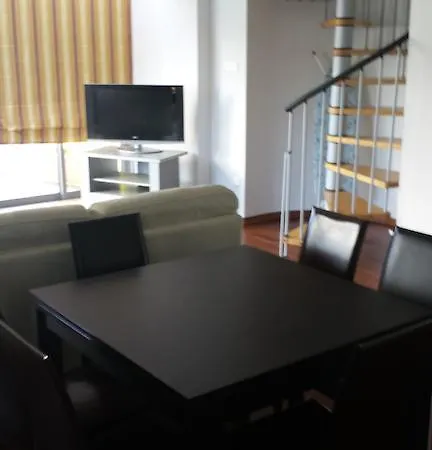 Alex 3 Bedrooms Duplex With Shared Pool Larnaka